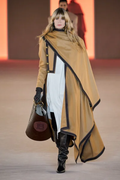 Look 5